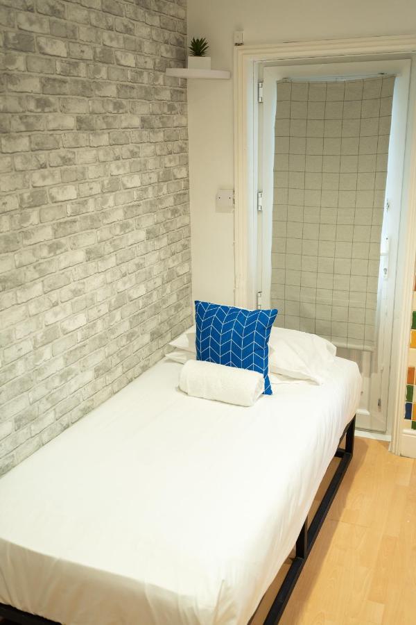 Upper Rock Rooms Brighton Exterior photo